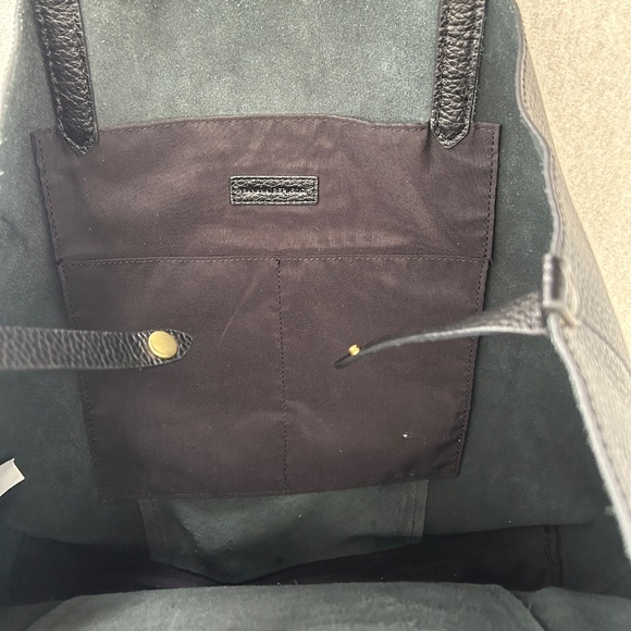 Banana Republic Tote East-West Pebbled Cow Leather Black 14x15 Unstructured Soft - Picture 11 of 13